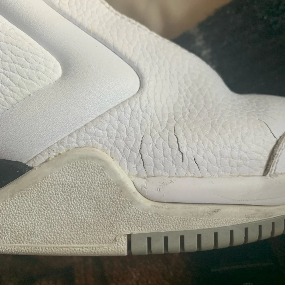 Michael Jordan Big Fund white, silver and red bball kicks💫 size 9 mens. - Picture 12 of 13